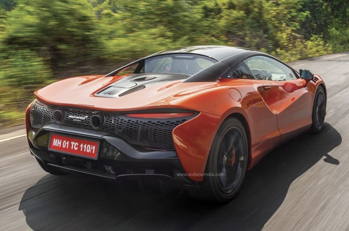 McLaren Artura rear action